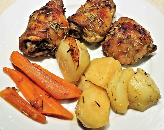 Low FODMAP Chicken with Baby Potato and Carrot Bake – Easy and Flavorful Recipe